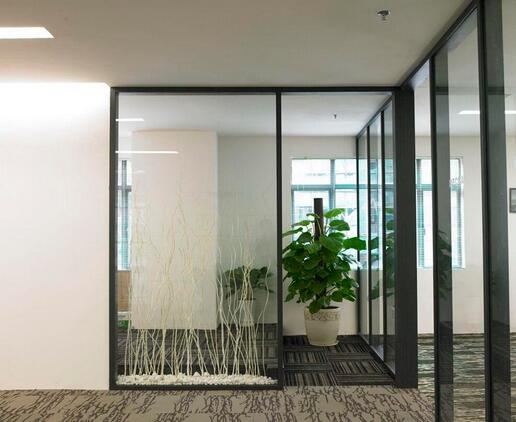 武漢辦公室玻璃隔斷哪家好 武漢辦公室玻璃隔斷哪家好
