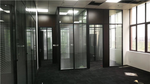  武漢辦公室玻璃隔斷